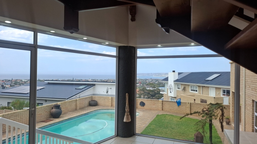 4 Bedroom Property for Sale in Menkenkop Western Cape